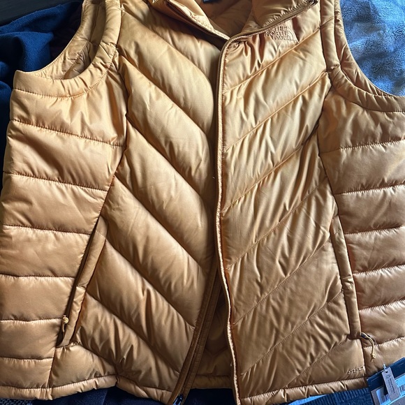 North Face Vest - Picture 6 of 6